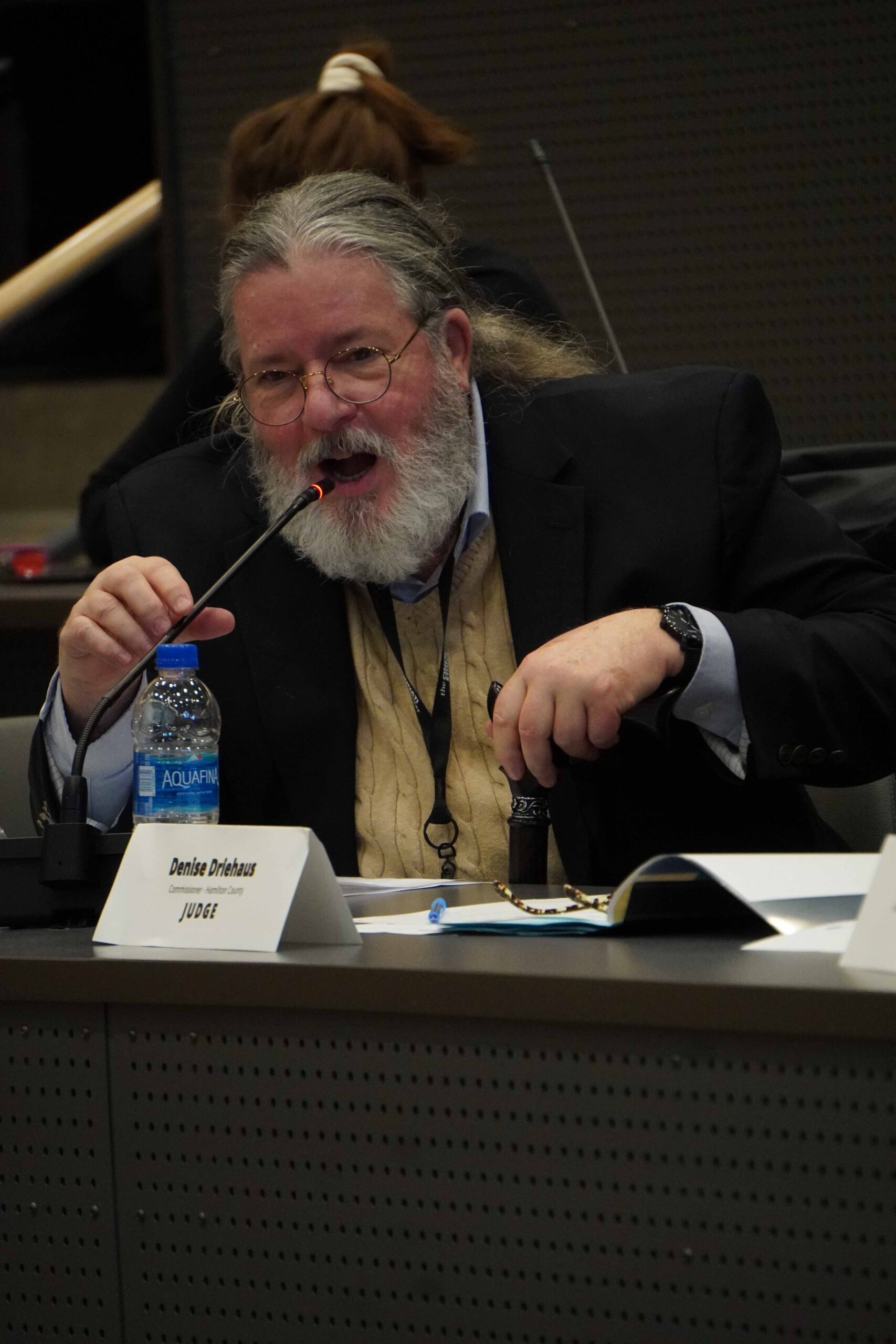 Photo Prof James Kellaris asking question in final round