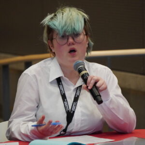Walnut Hills team member responds during final round